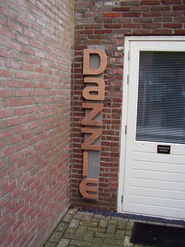 Scrabble 2 . Dazzle in Bavel.